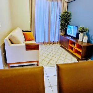- Custo-benefício De - Novo - Cozinha Completa - Ar Condicionado - Cama Box - Wifi - Smart Tv - Youtube E Apss - Garagem - Portaria 24h - Lugar Sossegado E Arborizado - Acomoda 4 Adultos 1 Criança Apartamento